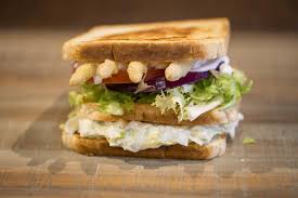 Sandwich vegetal (pollo o melva)